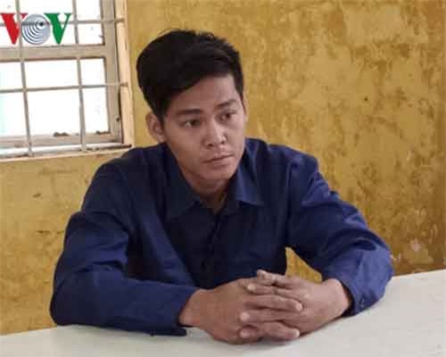 Bảo vệ ngủ say, trộm gỡ mái tôn lấy 14 điện thoại IphoneX