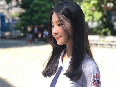 Thiếu nữ xinh đẹp, sở hữu 'góc nghiêng cực phẩm'