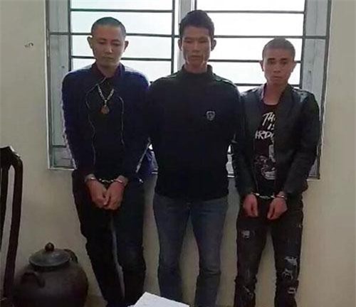 Sơn La: Nam thanh niên đóng thùng 7 bánh heroin rồi gửi xe khách về Hà Nội