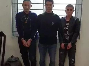 Sơn La: Nam thanh niên đóng thùng 7 bánh heroin rồi gửi xe khách về Hà Nội