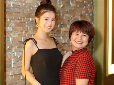 Mới 23 tuổi, Hoàng Yến Chibi đã tặng mẹ biệt thự giá trị 'khủng'