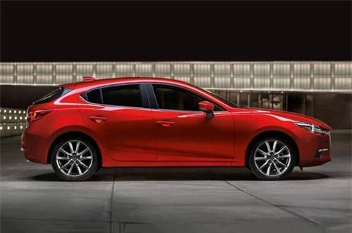 7. Mazda 3 (doanh số: 423.697 chiếc).