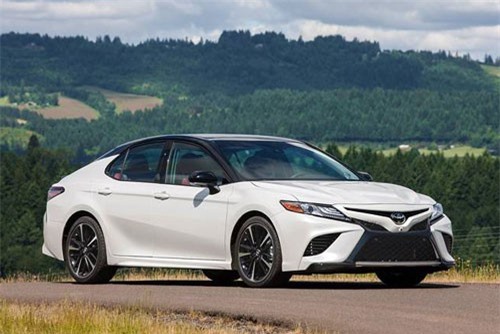 Top 10 xe sedan cỡ trung bán chạy nhất năm 2018: Toyota Camry đầu bảng