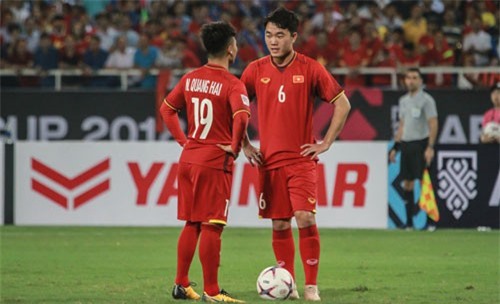 HLV Park chọn tiền vệ đá Asian Cup: Dùng ai cũng khó
