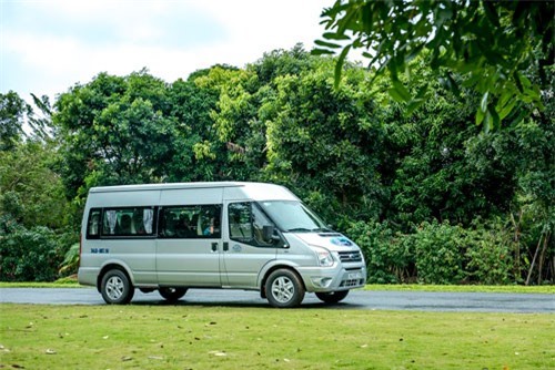 Ford Transit giảm 30 triệu đồng và gia hạn bảo hành tại Việt Nam