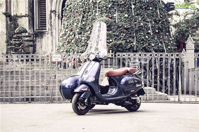 Độc đáo Vespa ET8 độ thuyền 3 bánh tại Hà Nội ảnh 3