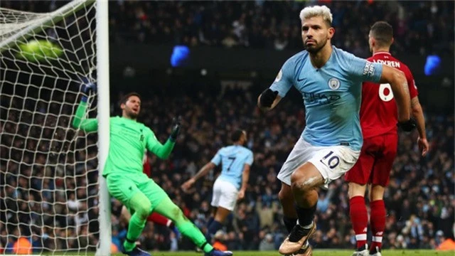  Aguero một lần nữa cho thấy anh rất có duyên ghi bàn vào lưới Liverpool 