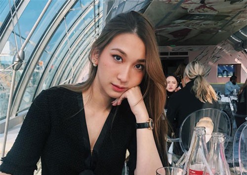 Hot girl Lào gốc Việt và hội bạn thân 'rich kid' xinh đẹp, nổi tiếng