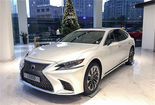 XE HOT (4/1): Bảng giá xe Nissan tháng 1, Lexus LS 500 giá từ 7,08 tỷ ở VN