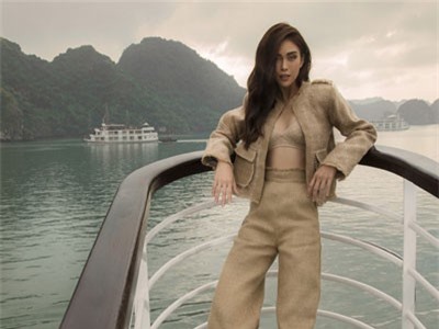 Mâu Thủy diện mốt khoe nội y giữa vịnh Hạ Long