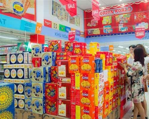 Thị trường bánh kẹo nhộn nhịp chuẩn bị Tết