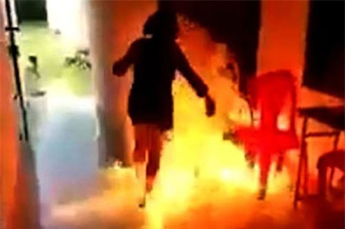 Đăk Lăk: Châm lửa đốt con "người tình" chỉ vì bị đuổi ra khỏi nhà