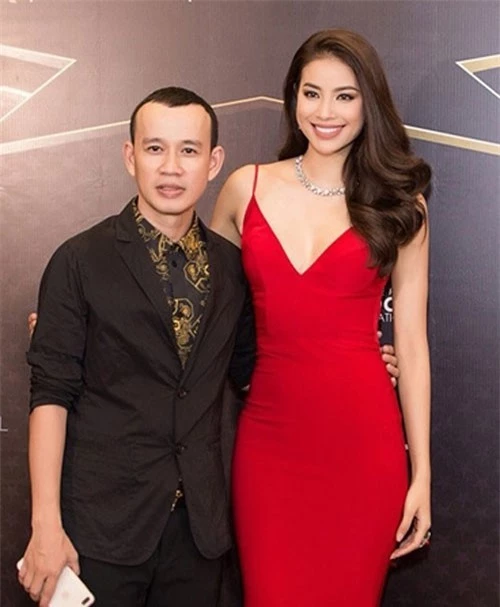 Phúc Nguyễn từng đào tạo Phạm Hương đi thi. Phúc Nguyễn từng đào tạo Phạm Hương đi thi.