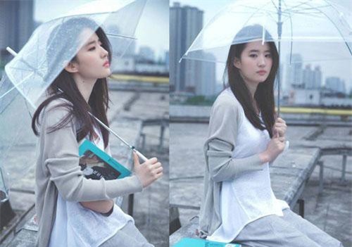 Ảnh cũ của Lưu Diệc Phi bây giờ mới lên sóng gây sốt: "Thần tiên tỷ tỷ" khó ai đánh bại là đây!