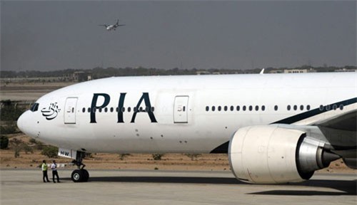 Pakistan Airlines yêu cầu các tiếp viên giảm cân