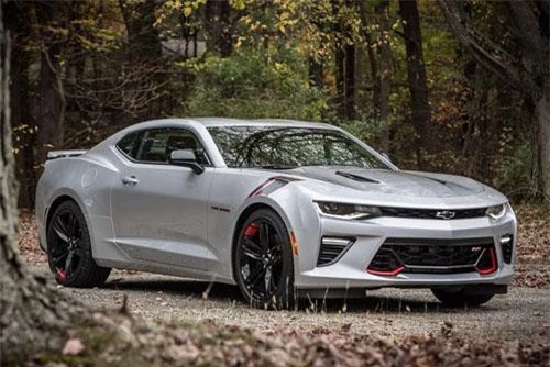 5. Chevrolet Camaro (doanh số: 57.422 chiếc).