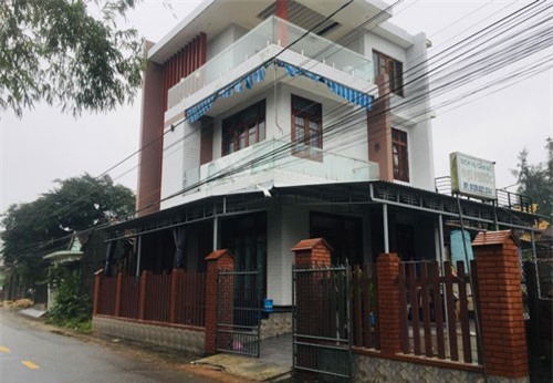 Huế: Xông vào tiệm cầm đồ đâm gục bé gái 10 tuổi, cướp dây chuyền vàng