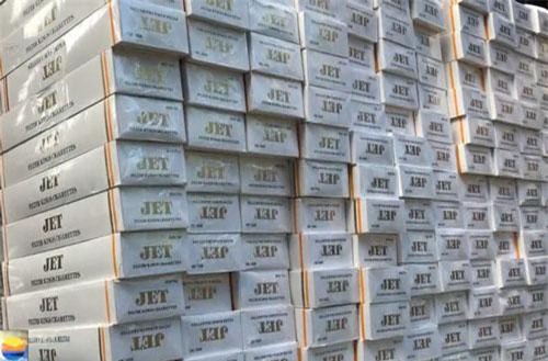 Bắt quả tang vụ mua bán 3.300 cây thuốc lá nhập lậu