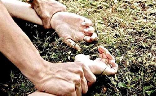 Hải Dương: Bạn gái từ chối vào nhà nghỉ, nam thanh niên chở ra cánh đồng cưỡng hiếp