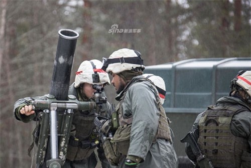 Thụy Điển “khoe” tăng khủng, siêu pháo bắn 9 phát/phút