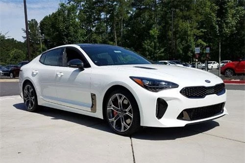 7. Kia Stinger (doanh số: 33.794 chiếc).