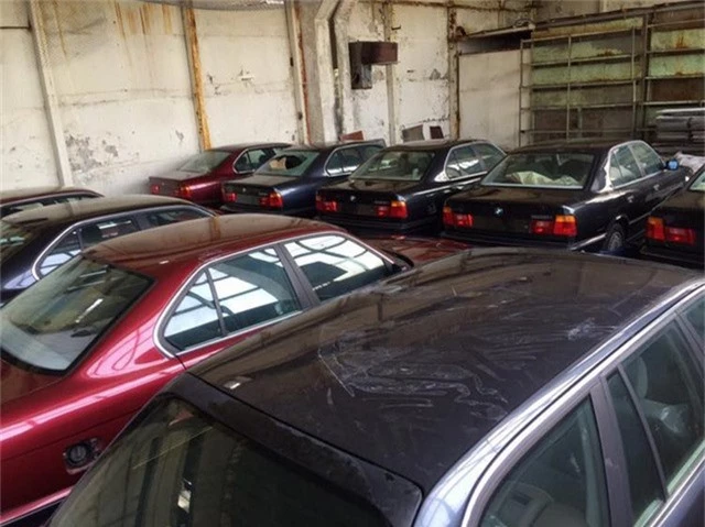Kho báu giữa đời thực: Tìm thấy 11 chiếc BMW 5-Series 1994 chưa từng sử dụng - Ảnh 5.