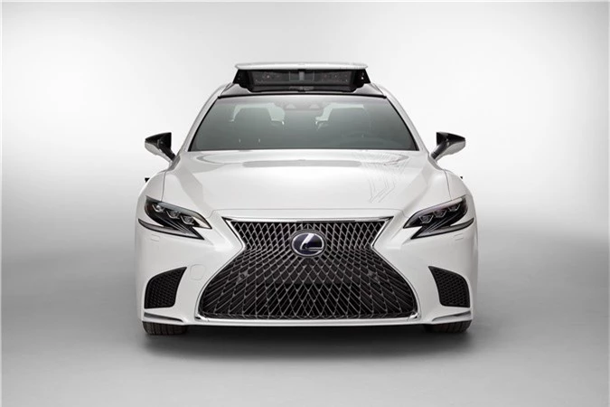 lexus-tri-p4-xe-tu-lai-2.jpg