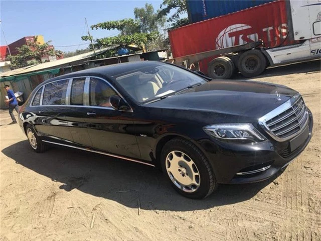 Mercedes-Maybach S600 Pullman.