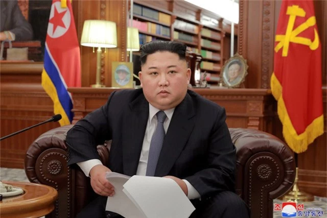  Nhà lãnh đạo Kim Jong-un đọc diễn văn năm mới hôm 1/1. (Ảnh: Reuters) 