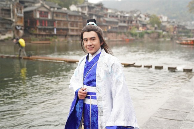 Đan Trường chơi lớn, sang Trung Quốc quay MV cổ trang tặng fan