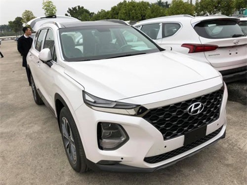Hyundai Santa Fe 2019 'full option' về Việt Nam: Có nhớ ghế, điều hòa hàng ghế 3, màn hình đa thông tin 7 inch