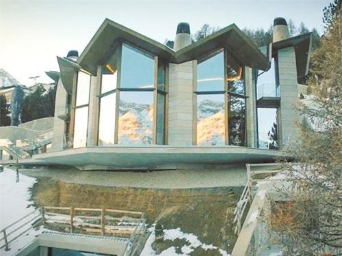 Biệt thự dưới lòng đất của giới giàu giữa núi tuyết Thuỵ Sĩ