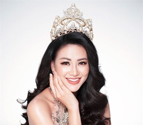 Trùm hoa hậu: ‘Mất 10 tỷ để đưa Phương Khánh đến với vương miện’