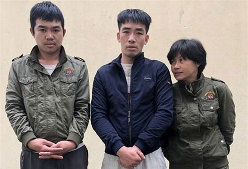 Nghệ An: Nhóm 'cẩu tặc' lái ô tô đi trộm chó, sẵng sàng ném bom xăng khi bị truy đuổi