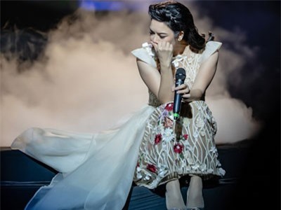 Thu Phương rơi nước mắt khi lần đầu hát nhạc An Thuyên