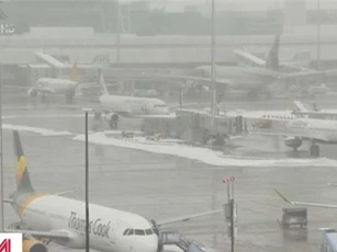 Sân bay Munich (Đức) hủy 120 chuyến bay do tuyết rơi dày
