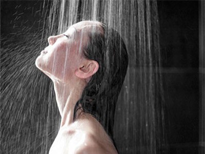 Những ai có thói quen tắm gội đêm cần đọc thông tin này để tránh ngất xỉu
