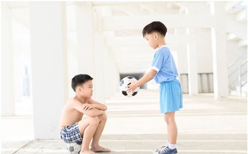 Chuyên gia Đại học Havard chia sẻ 7 bài học giúp cha mẹ dạy con lòng nhân ái, biết suy nghĩ thấu tình đạt lý