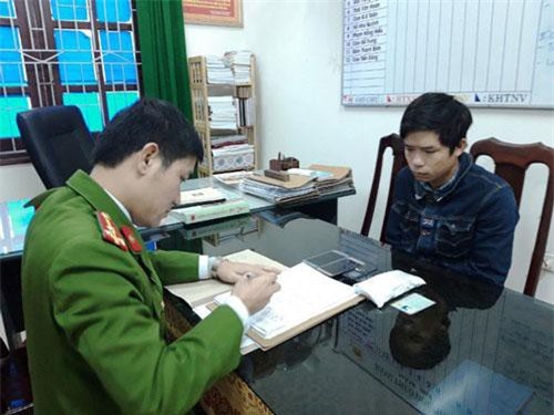 Quảng Bình: Khởi tố kẻ tống tiền nữ giáo viên bằng clip sex