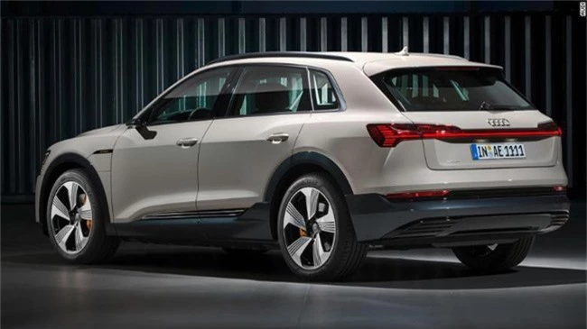 2019 được dự báo là năm của ôtô điện xa xỉ. Hàng loạt thương hiệu xa xỉ như Audi, Mercedes-Benz, BMWm Porsche dự kiến bắt đầu sản xuất và bán các mẫu xe chạy điện trong năm 2019. (CHI TIẾT)