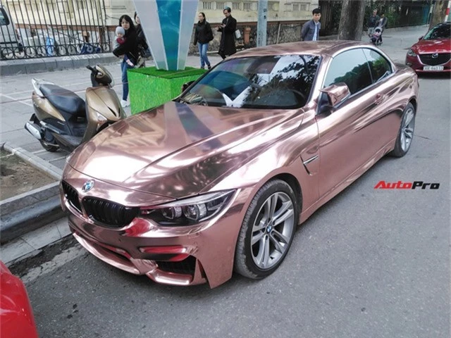 BMW 4-Series mui trần diện bộ cánh chrome vàng hồng đón Tết tại Hà Nội - Ảnh 1.