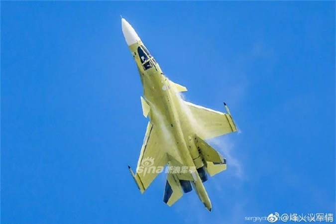 Can canh Su-34 “tran truong” bay thu khi vua ra khoi nha may-Hinh-7