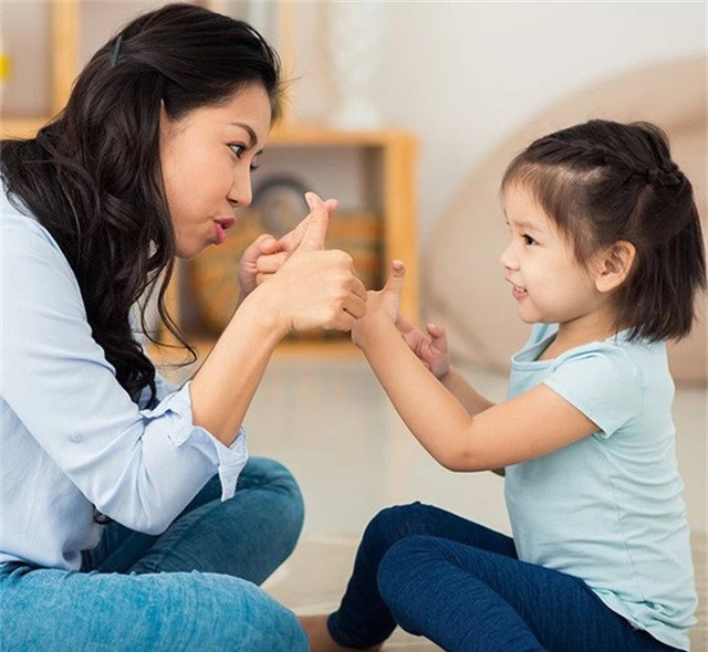 Chuyên gia Đại học Havard chia sẻ 7 bài học giúp cha mẹ dạy con lòng nhân ái, biết suy nghĩ thấu tình đạt lý - Ảnh 4.