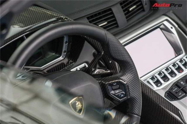 Lamborghini Aventador Roadster thứ 3 Việt Nam nâng cấp gói carbon khủng của Novitec - Ảnh 8.