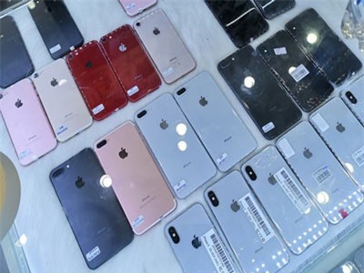 Giáp Tết Nguyên đán, người Việt chuộng iPhone cũ hơn