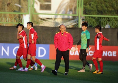 Vì sao HLV Park Hang Seo gặp riêng Quang Hải?