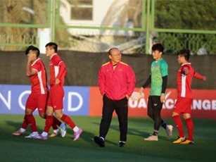 Vì sao HLV Park Hang Seo gặp riêng Quang Hải?