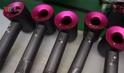 Trung Quốc phá đường dây chuyên sản xuất máy sấy tóc giả