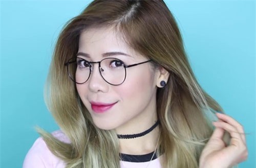 CLIP: Hướng dẫn trang điểm cho những nàng đeo kính cận