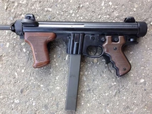 Beretta M12S – khẩu tiểu liên nhỏ gọn tới kỳ lạ
